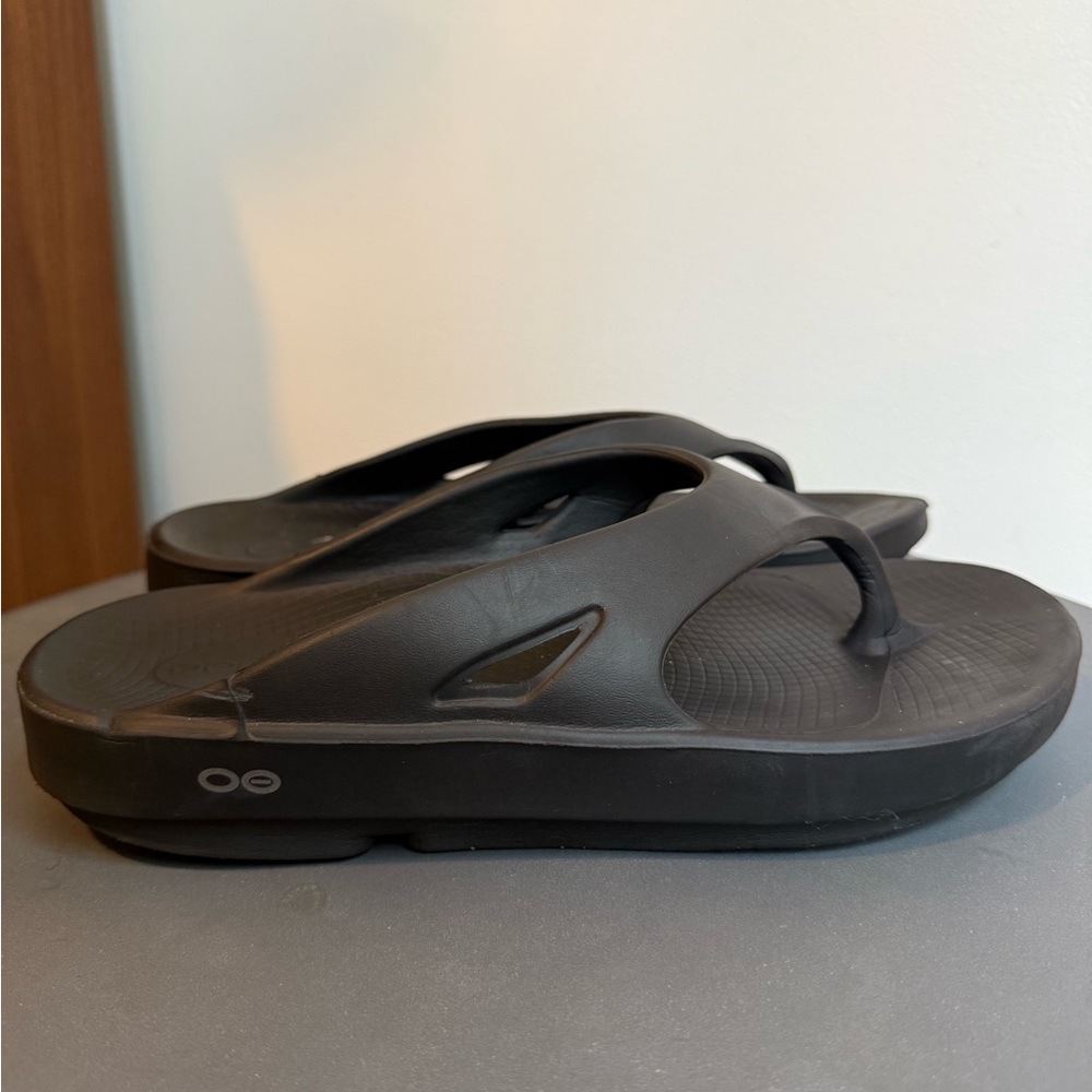 OOFOs ooriginal recovery sandal mens 8, womens 10